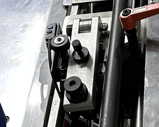 Corte e Vinco Automática AEMG-800T com Hot Stamp - Imagem 2