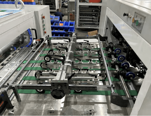 Corte e Vinco Automática AEMG-800T com Hot Stamp - Imagem 4