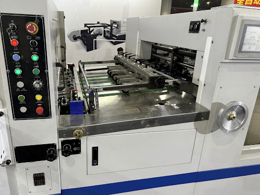 Corte e vinco automática AEM 1050 - Imagem 5